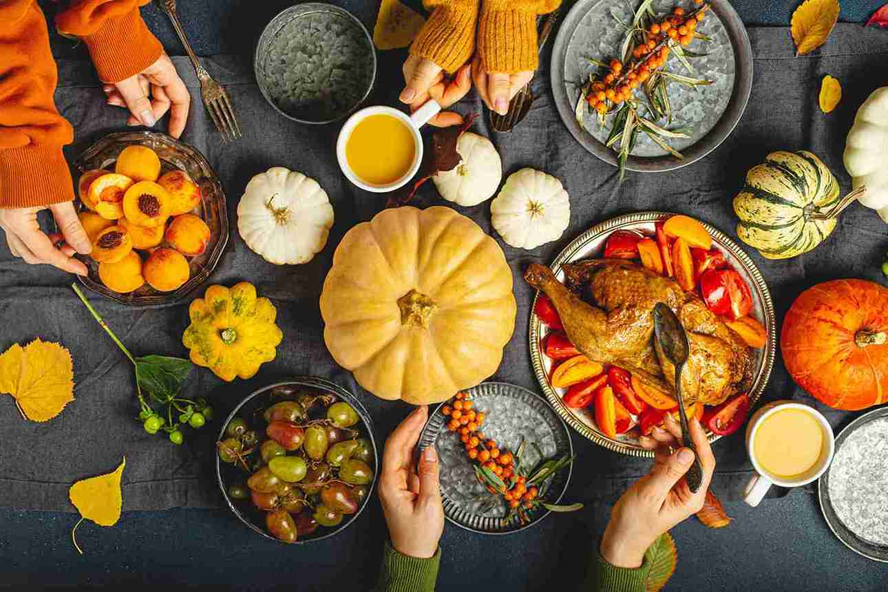 These Grocery Stores Are Open on Thanksgiving 2025 — Full
