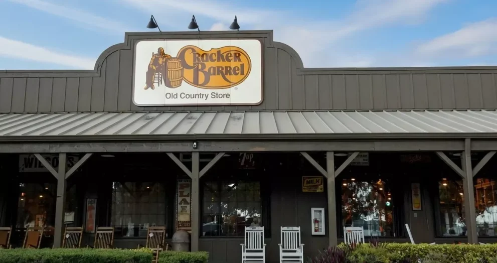 Cracker Barrel’s New Travel Dining Rule Sparks Debate